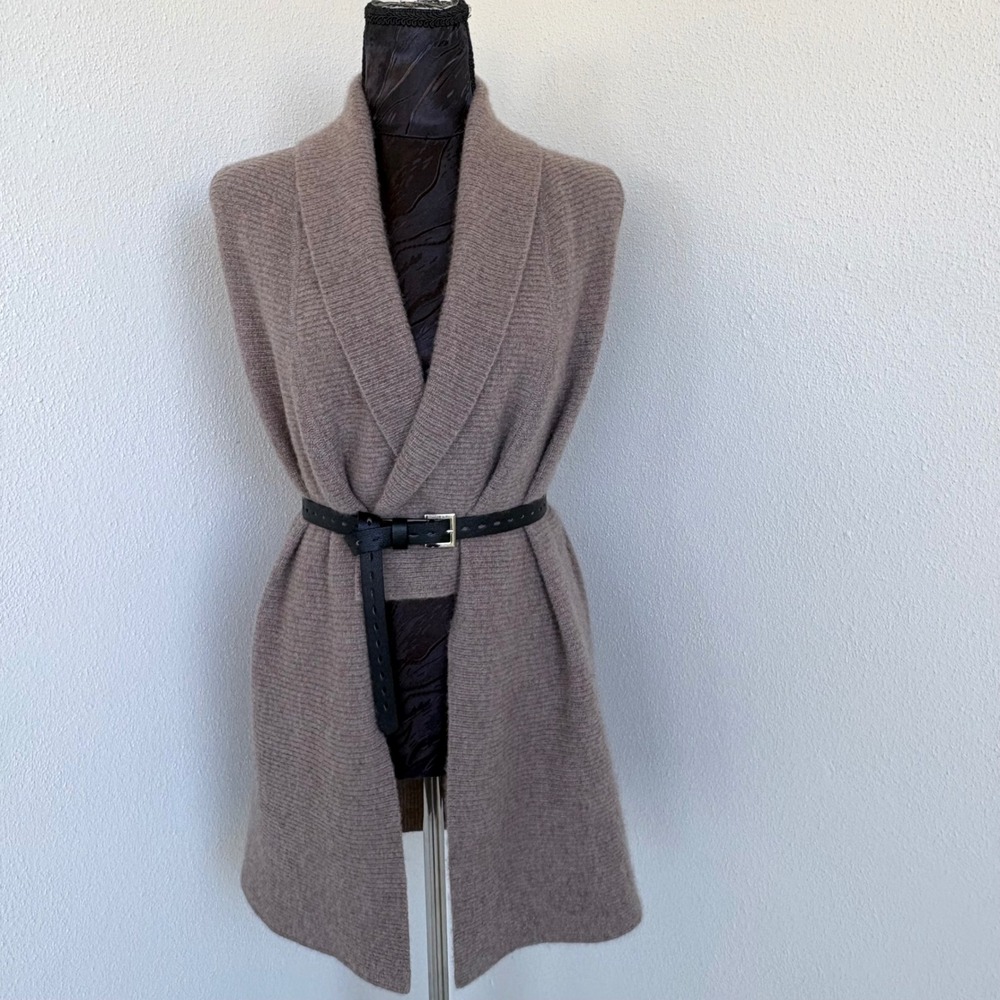 Saks Fifth Avenue 100% Cashmere Open Front Knit Vest Women XS Taupe
Relaxed Fit